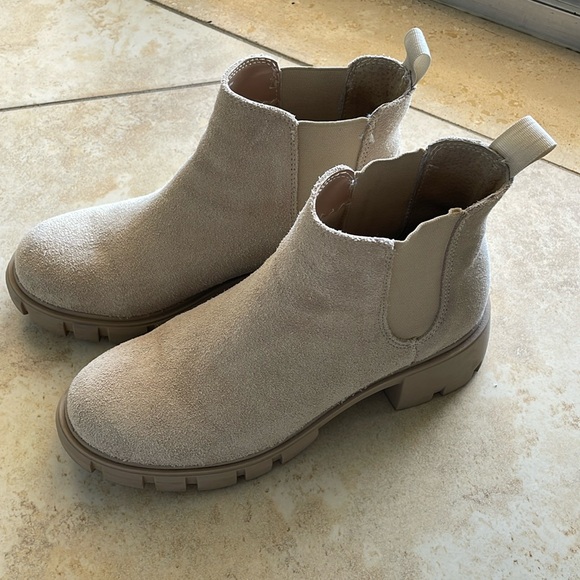 Steve Madden Suede Boots - Picture 1 of 5